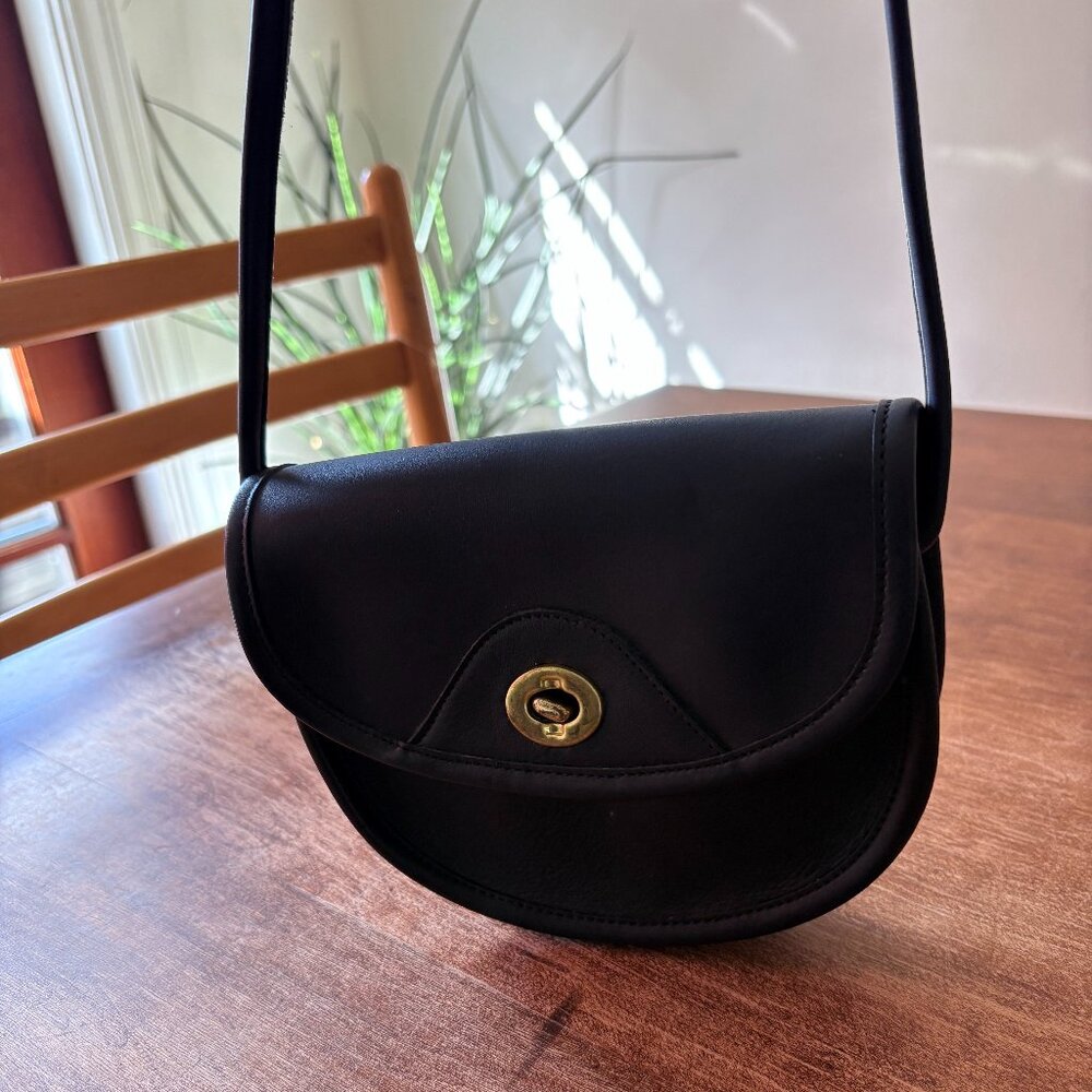 Vintage Orvis small black crossbody purse in black leather, Coach lookalike.